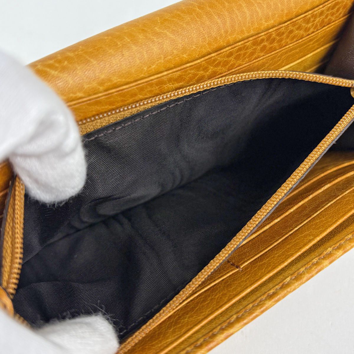 Gucci GG Pattern Bifold Wallet Canvas Yellow Beige — view 6