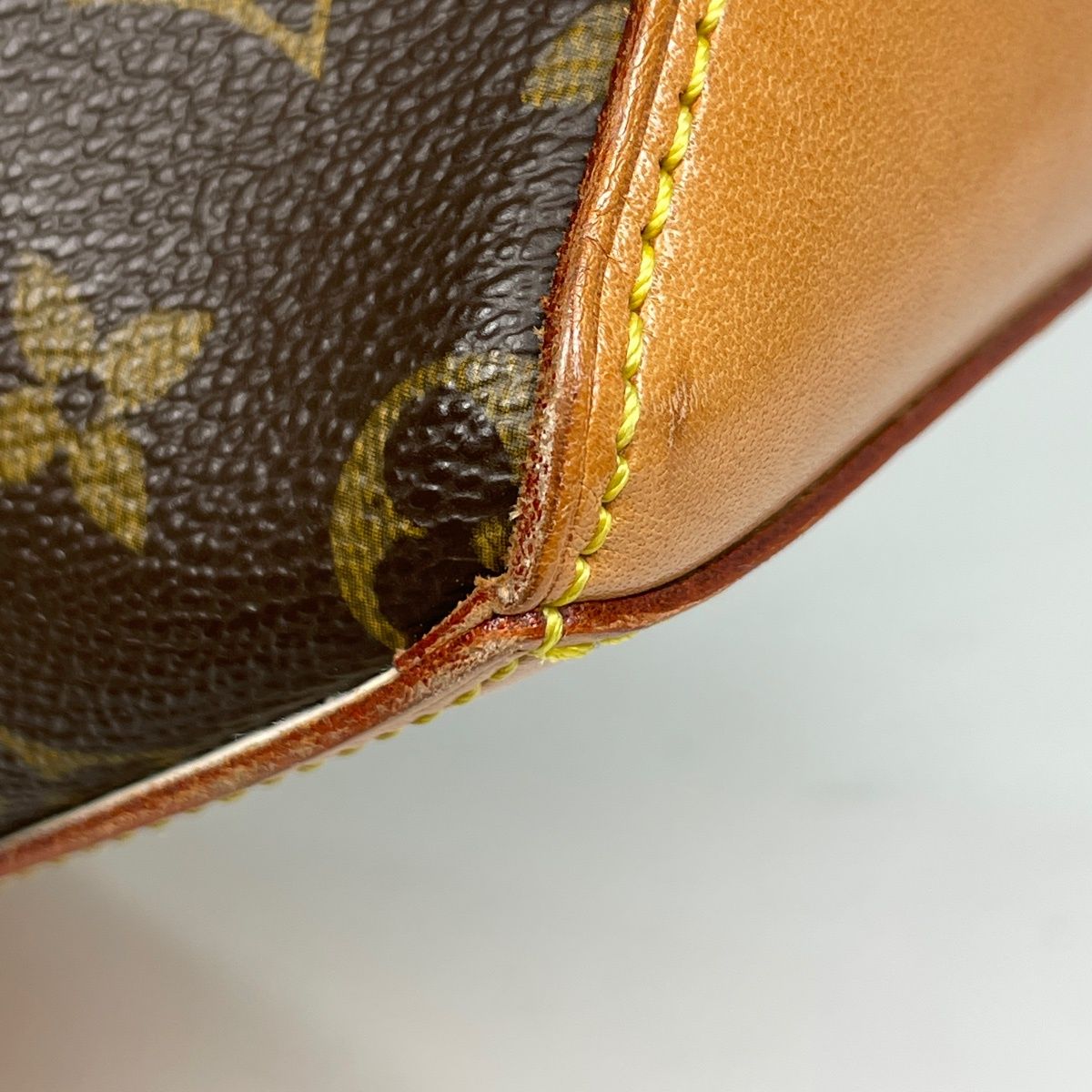 Louis Vuitton Cava Mezzo Tote Monogram Brown — view 3