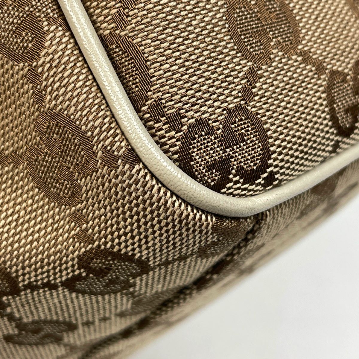 Gucci GG Pattern Ski Handbag Canvas Beige — view 3