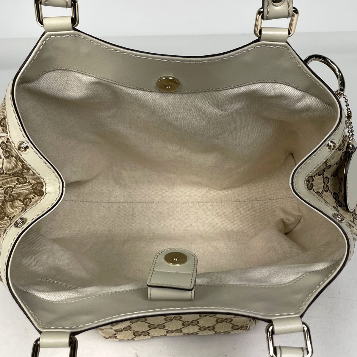 Gucci GG Pattern Ski Handbag Canvas Beige — view 7