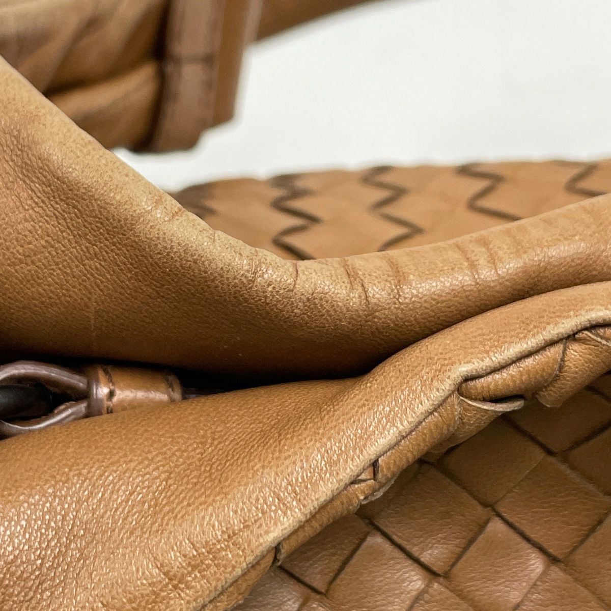 Bottega Veneta Intrecciato Shoulder Bag Campana Leather Brown — view 3