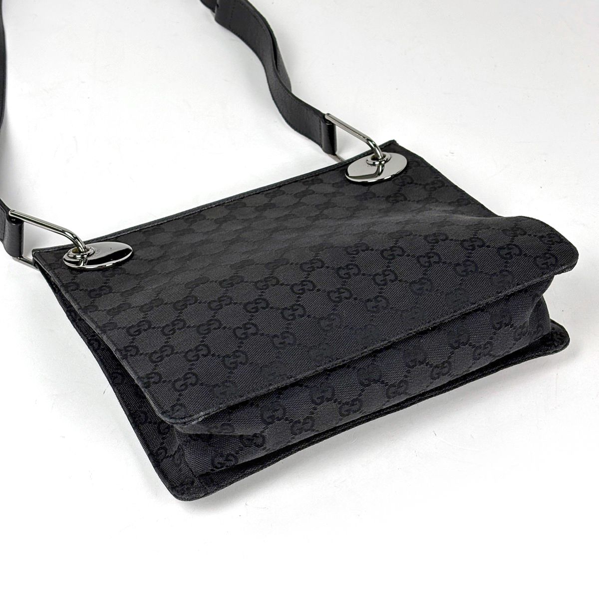Gucci GG Pattern Shoulder Bag Canvas Black — view 2