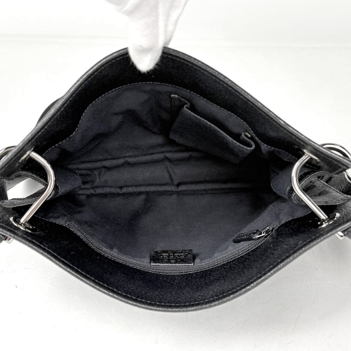 Gucci GG Pattern Shoulder Bag Canvas Black — view 8