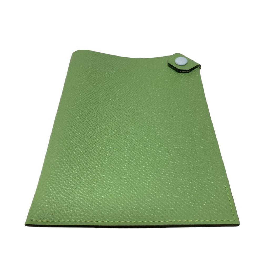 Hermes Tarmac PM Veau Epsom Passport Case Vert Cricket Green — view 3