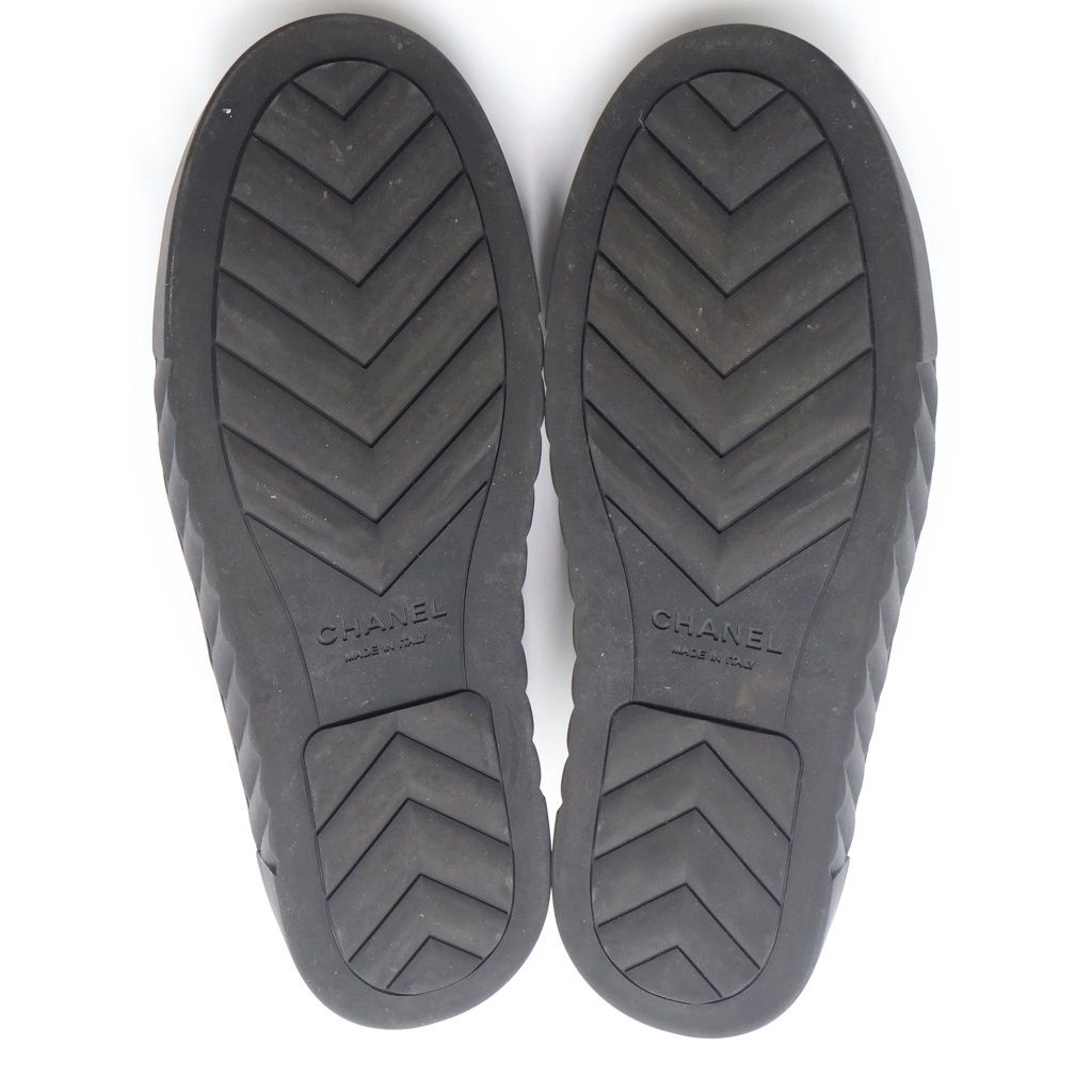 Chanel CC Logo Camellia Sneakers Black Fabric Leather — view 5