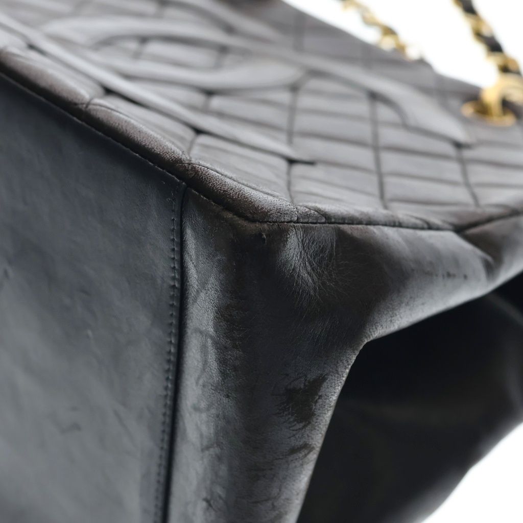 Chanel Quilted CC Logo Chain Tote Lambskin Black Gold — view 6