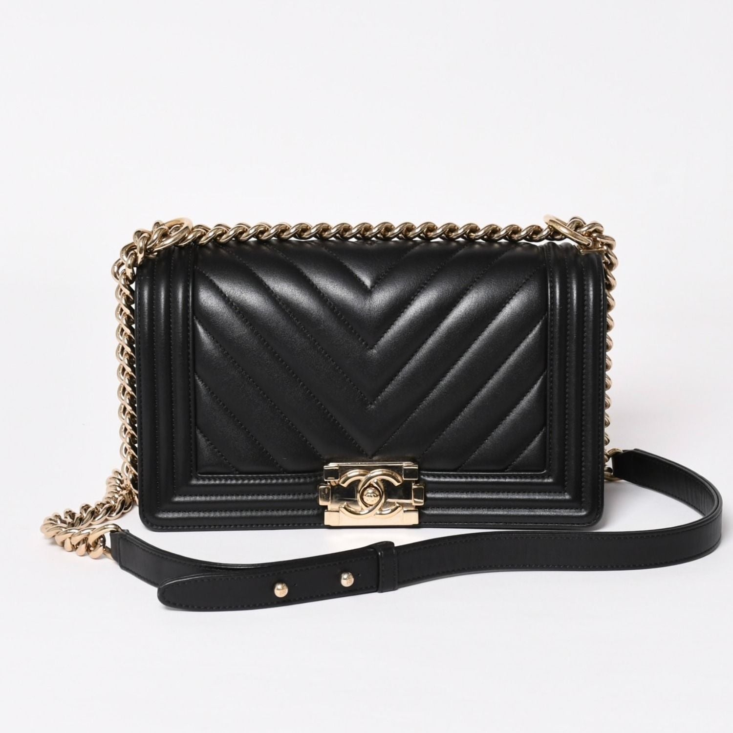 Chanel Boy Chain Shoulder Bag V-shaped Stitch Chevron CC Logo Lambskin Black