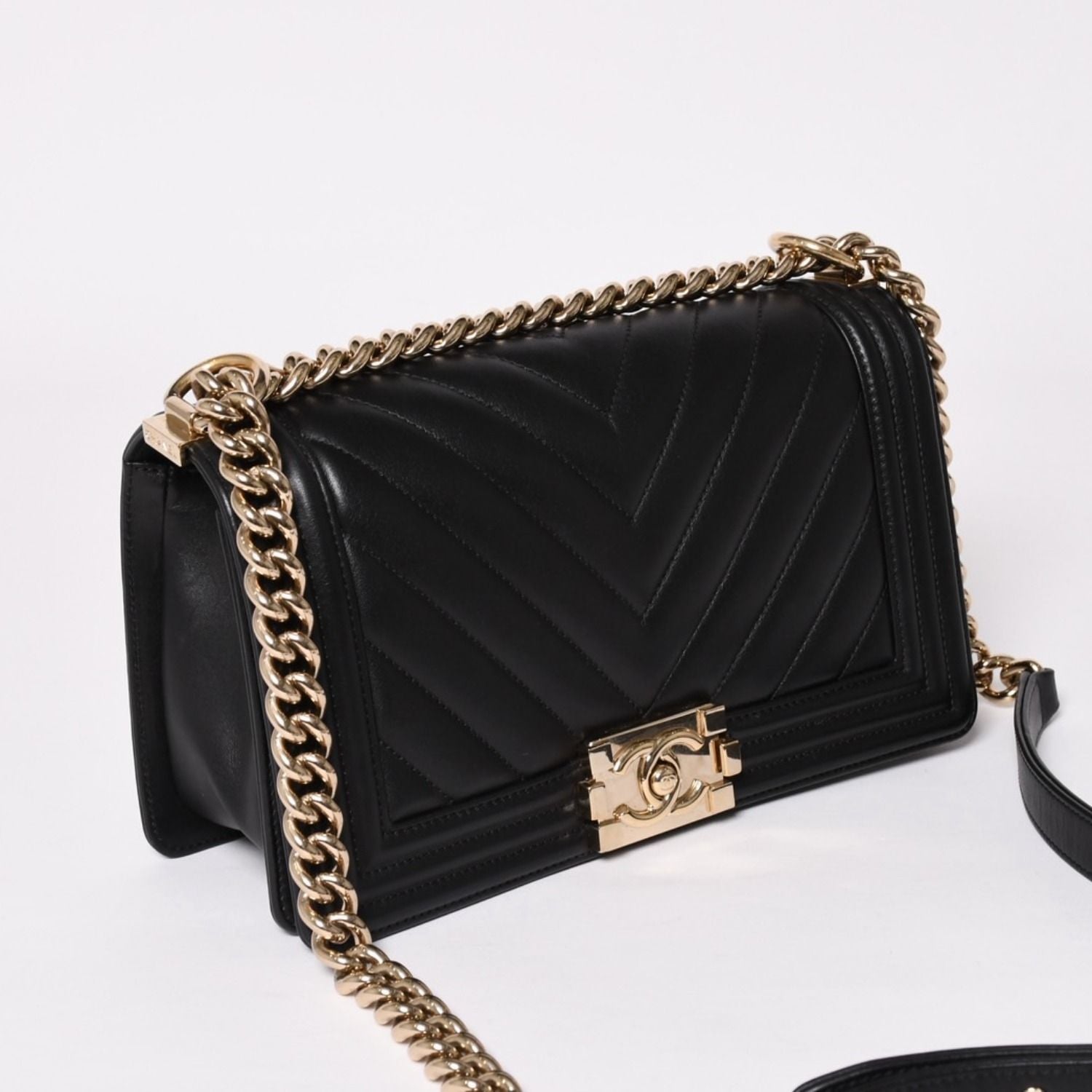 Chanel Boy Chain Shoulder Bag V-shaped Stitch Chevron CC Logo Lambskin Black — view 3