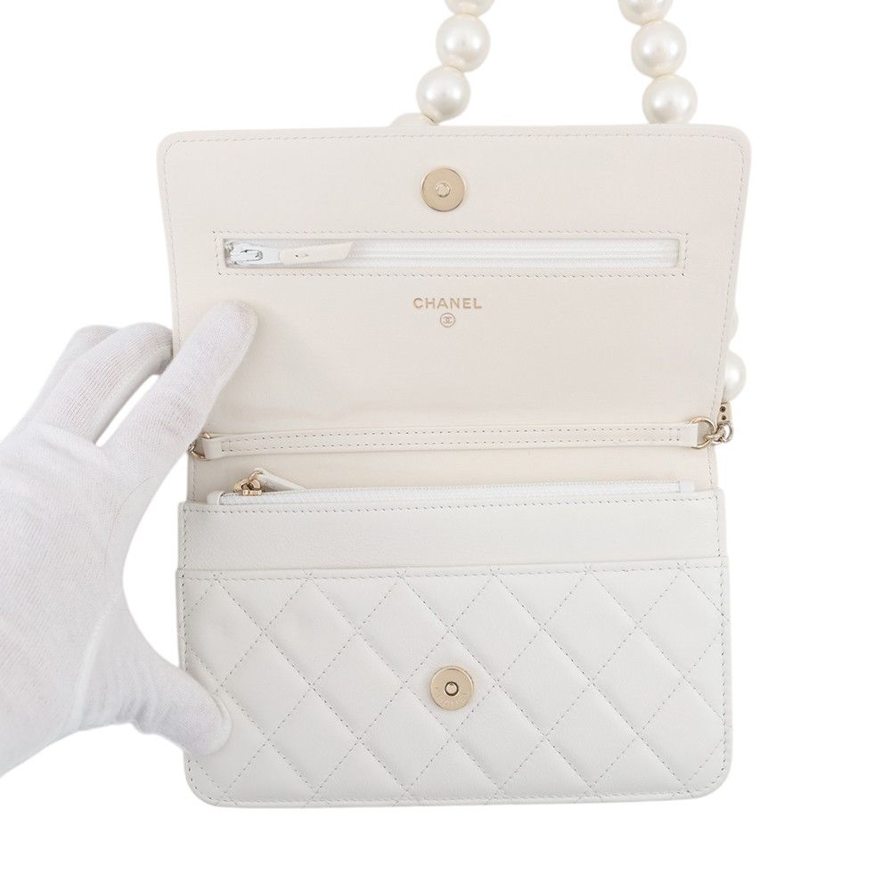 Chanel Pearl Chain Wallet Quilted CC Logo Lambskin White — view 5