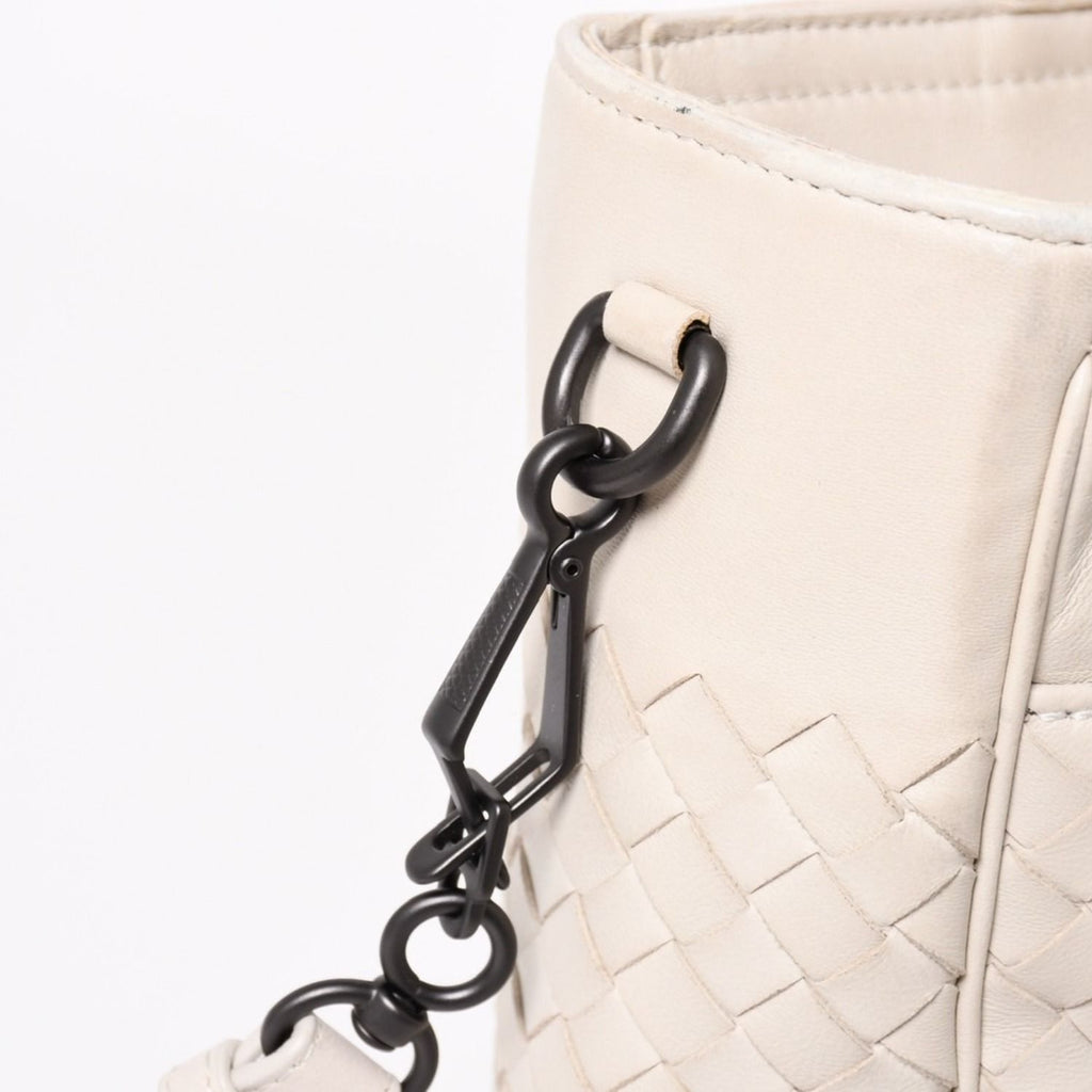 Bottega Veneta Intrecciato 2-Way Shoulder Bag Off White Black — view 5