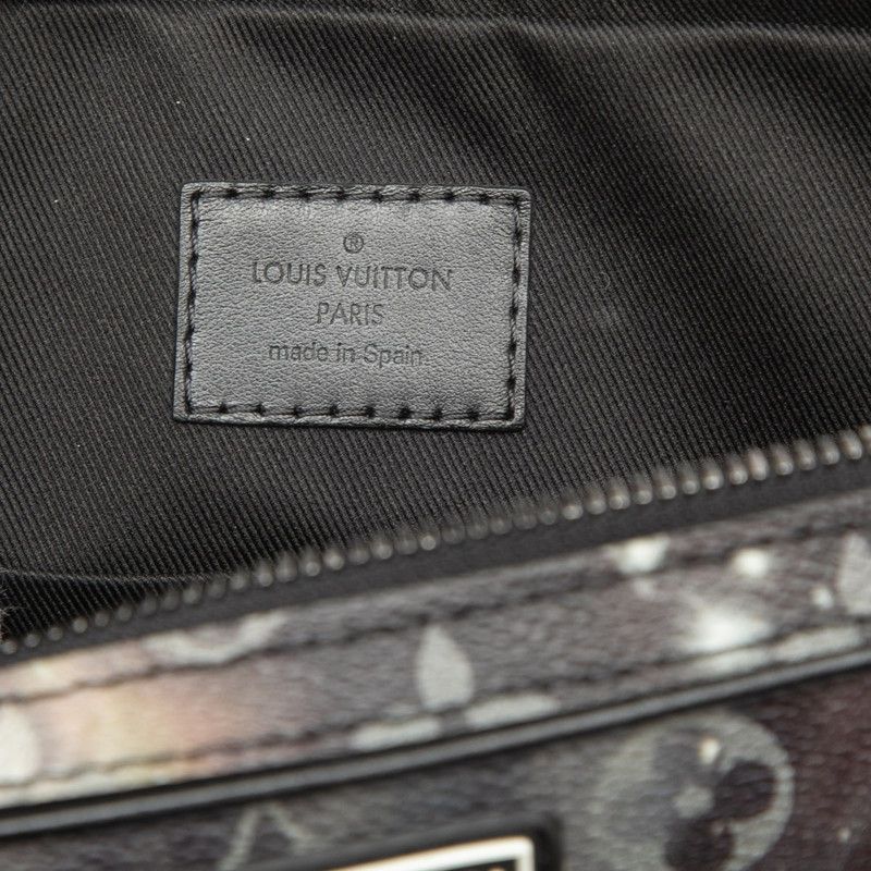 Louis Vuitton Monogram Galaxy Alpha Messenger Crossbody Shoulder Bag Black Gray — view 5