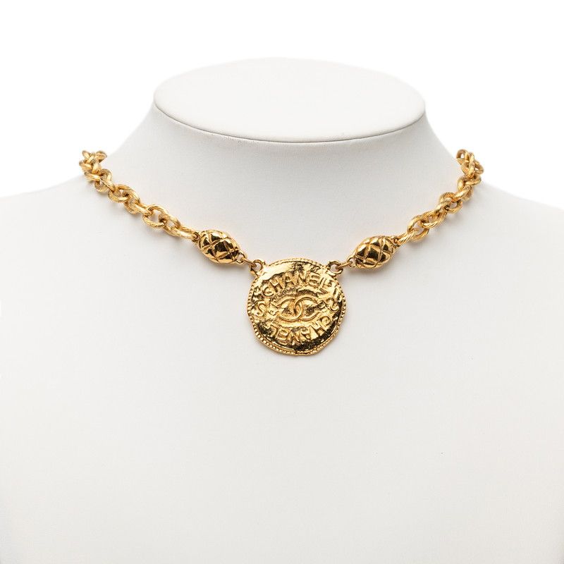 Chanel Quilted CC Logo Vintage Chain Necklace Gold Plated — view 6