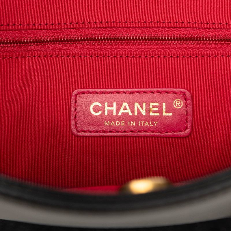 Chanel CC Logo Chain Tote Shoulder Bag Black Leather — view 5