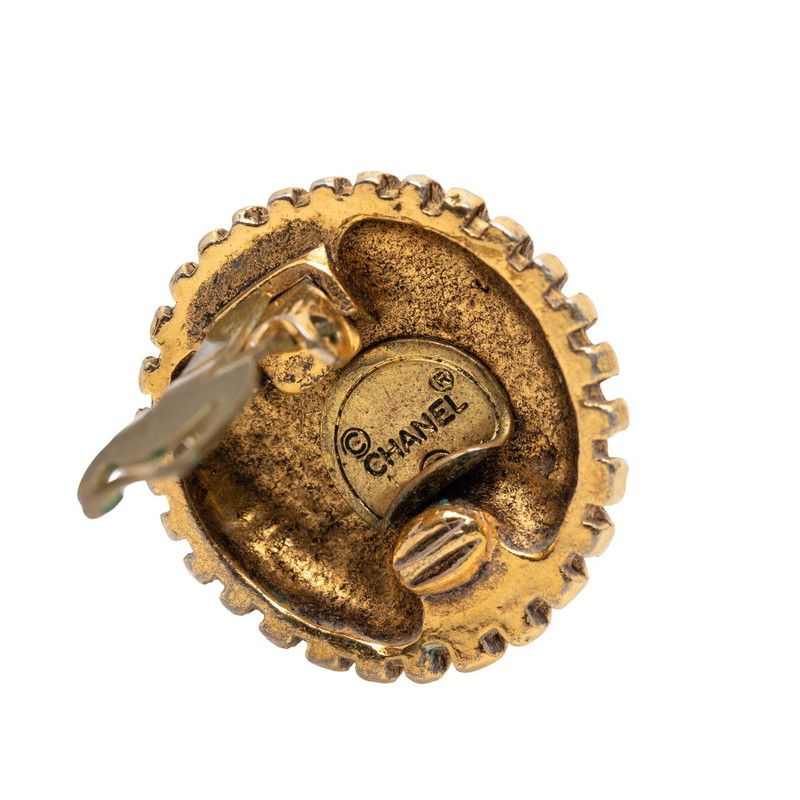 Chanel CC Logo Earrings Gold Plated — view 3