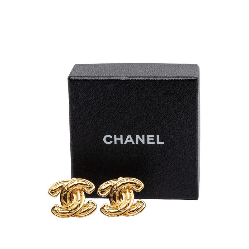 Chanel CC Logo Quilted Earrings Gold Plated — view 4