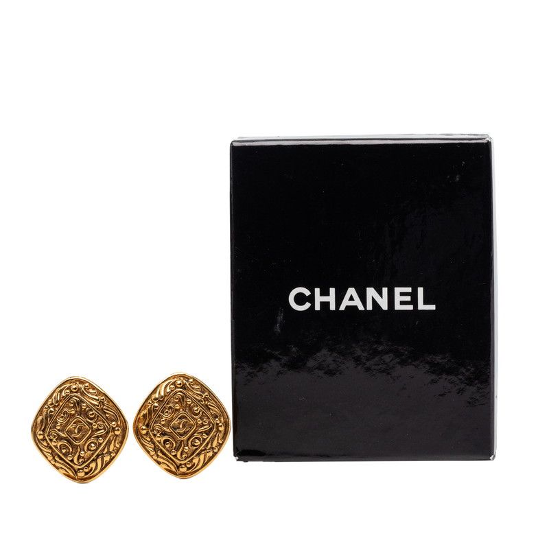Chanel CC Logo Diamond Earrings Gold Plated — view 4