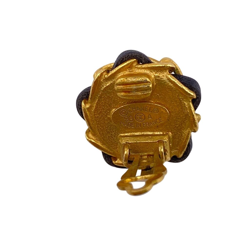 Chanel Pearl Earrings Gold — view 4
