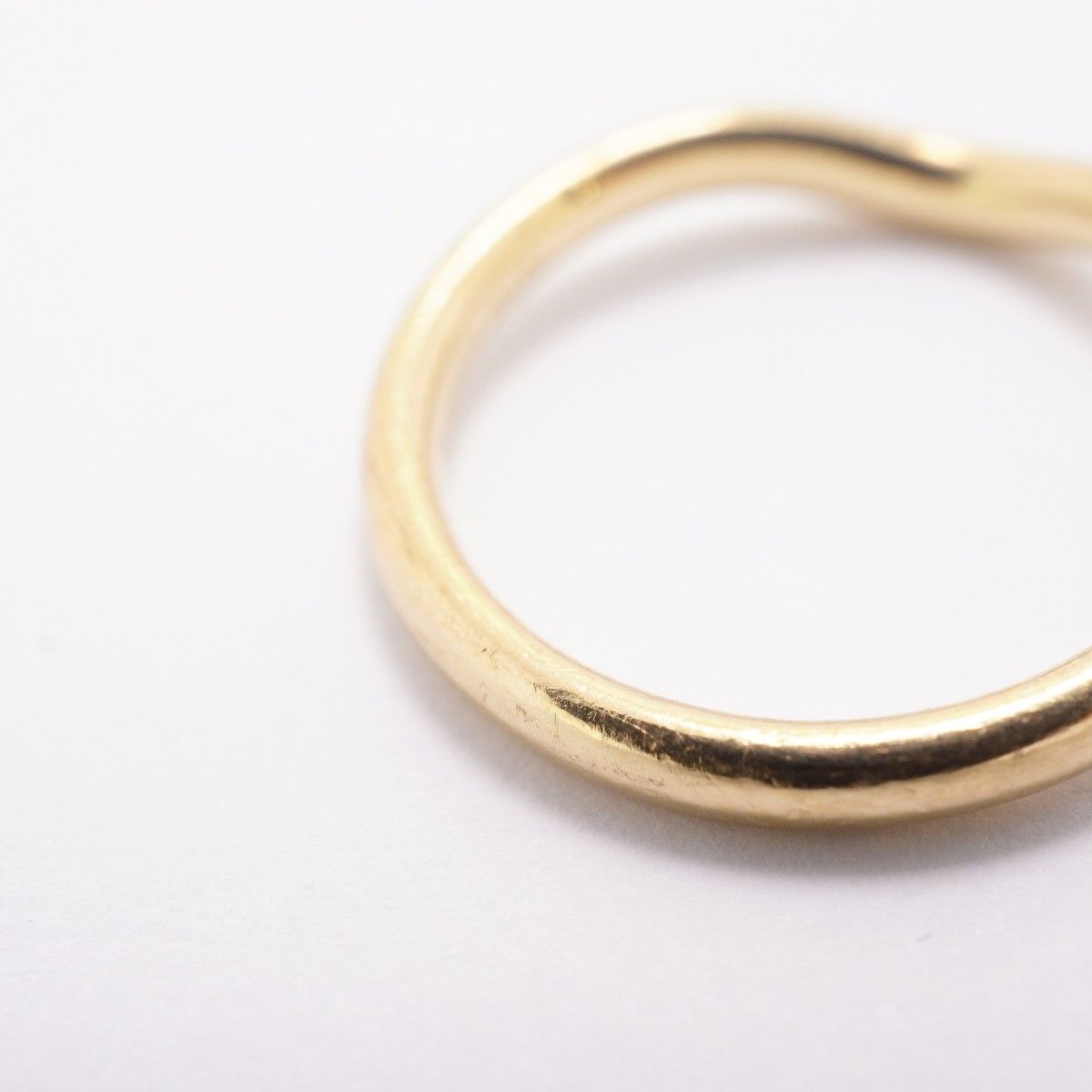 Tiffany & Co Ring Curved Band 18k Yellow Gold Diamond — view 9