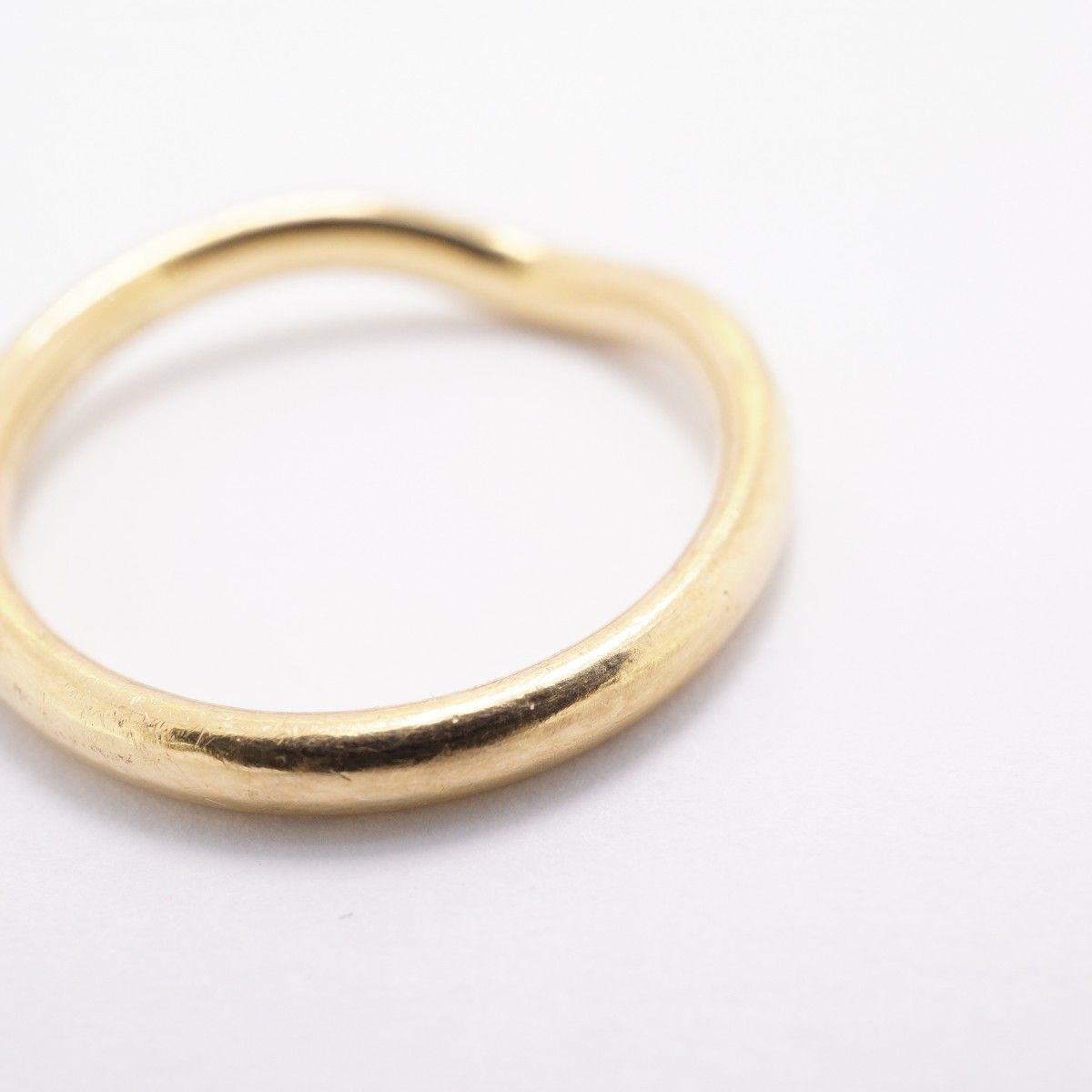 Tiffany & Co Ring Curved Band 18k Yellow Gold Diamond — view 8
