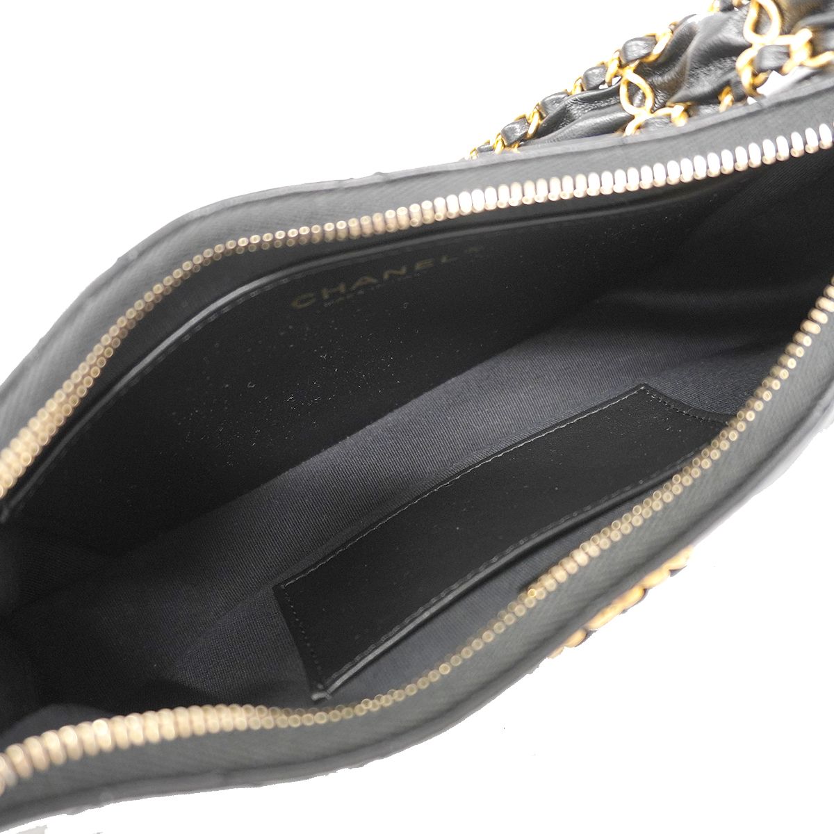 Chanel Shoulder Bag 19 Leather Black Gold — view 4
