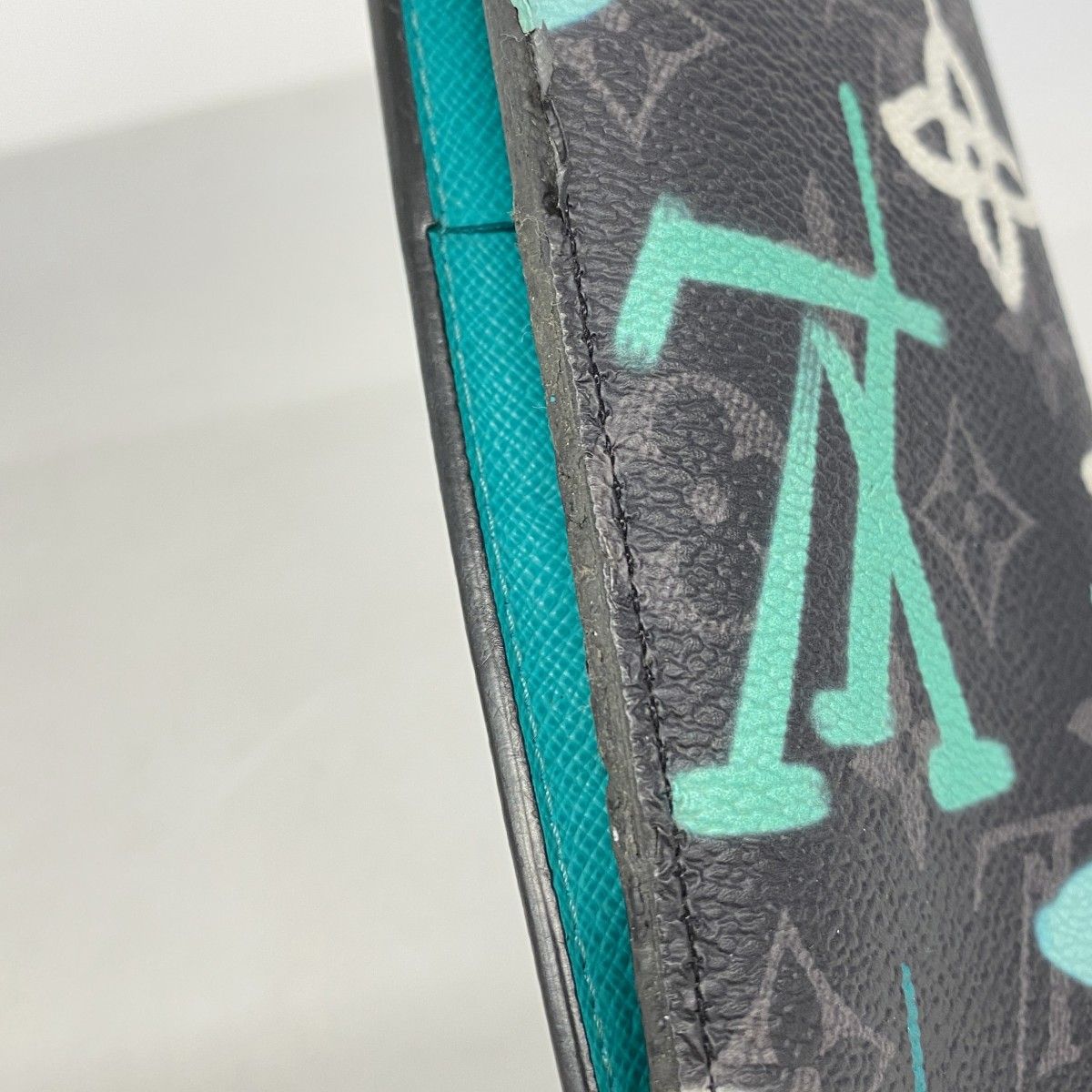Louis Vuitton Wallet Monogram Eclipse Graffiti Portefeuille Brazza NM Black — view 7
