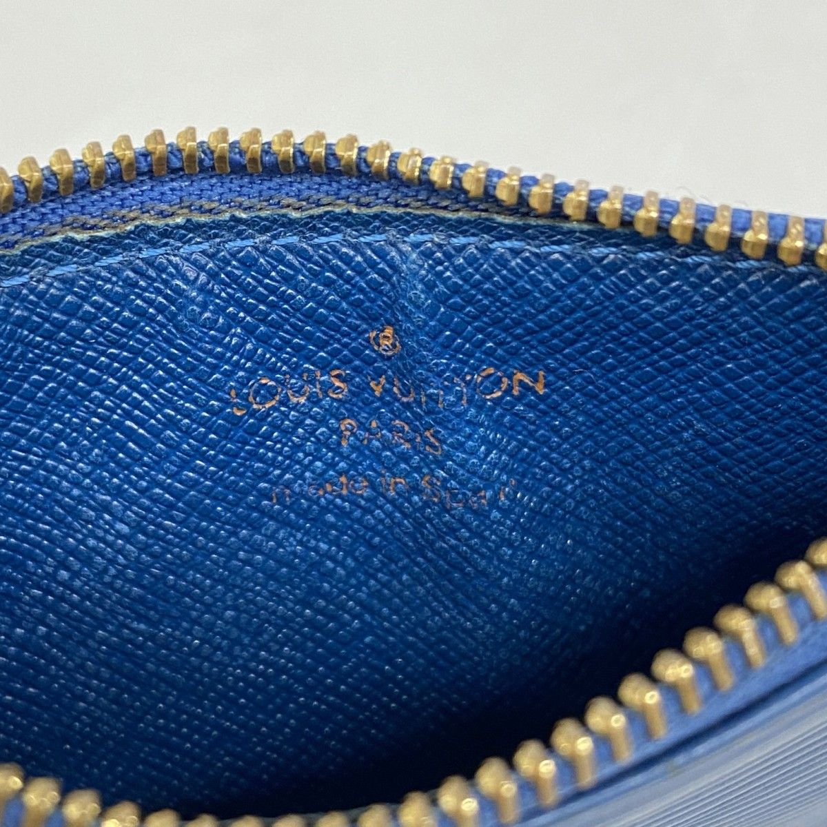 Louis Vuitton Coin Case Epi Pochette Cles Toledo Blue — view 4