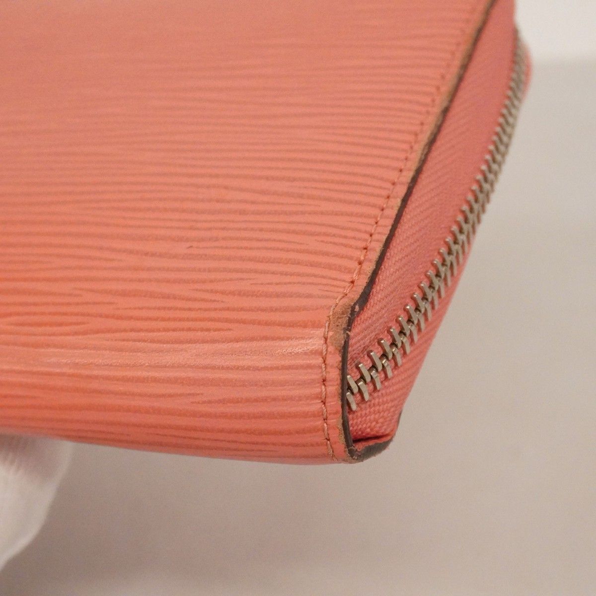 Louis Vuitton Wallet Epi Zippy Corail — view 5