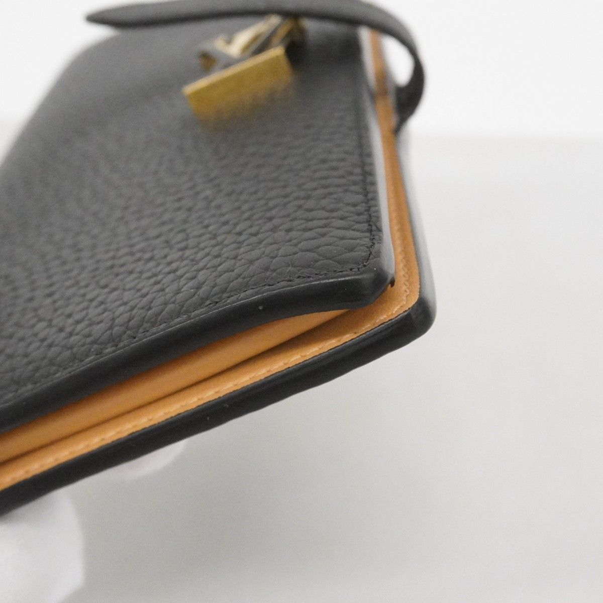 Louis Vuitton Wallet Capucines Taurillon LV Vertical Noir — view 5