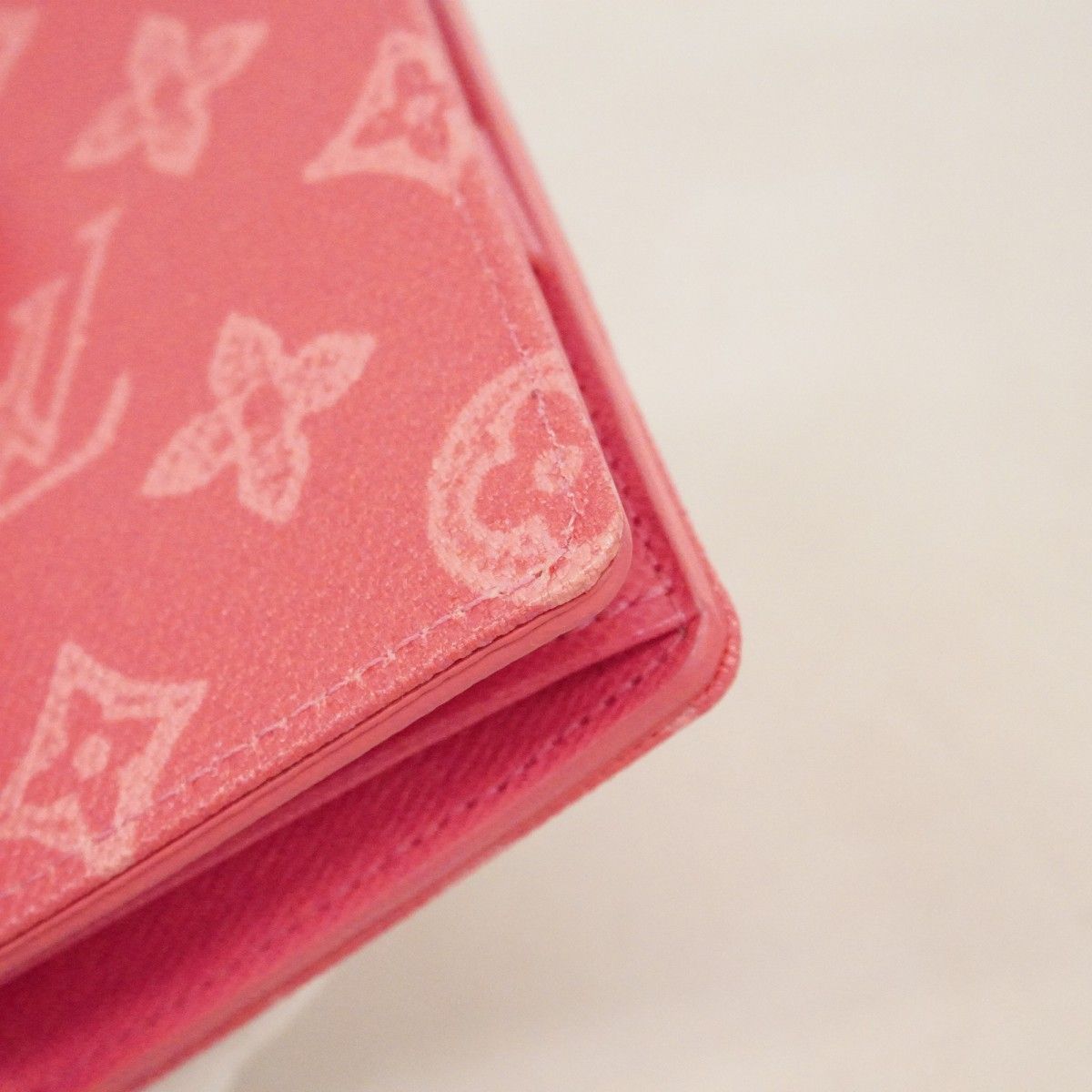 Louis Vuitton Wallet Monogram Origin Pocket LV Charm Rose Ribbon — view 5