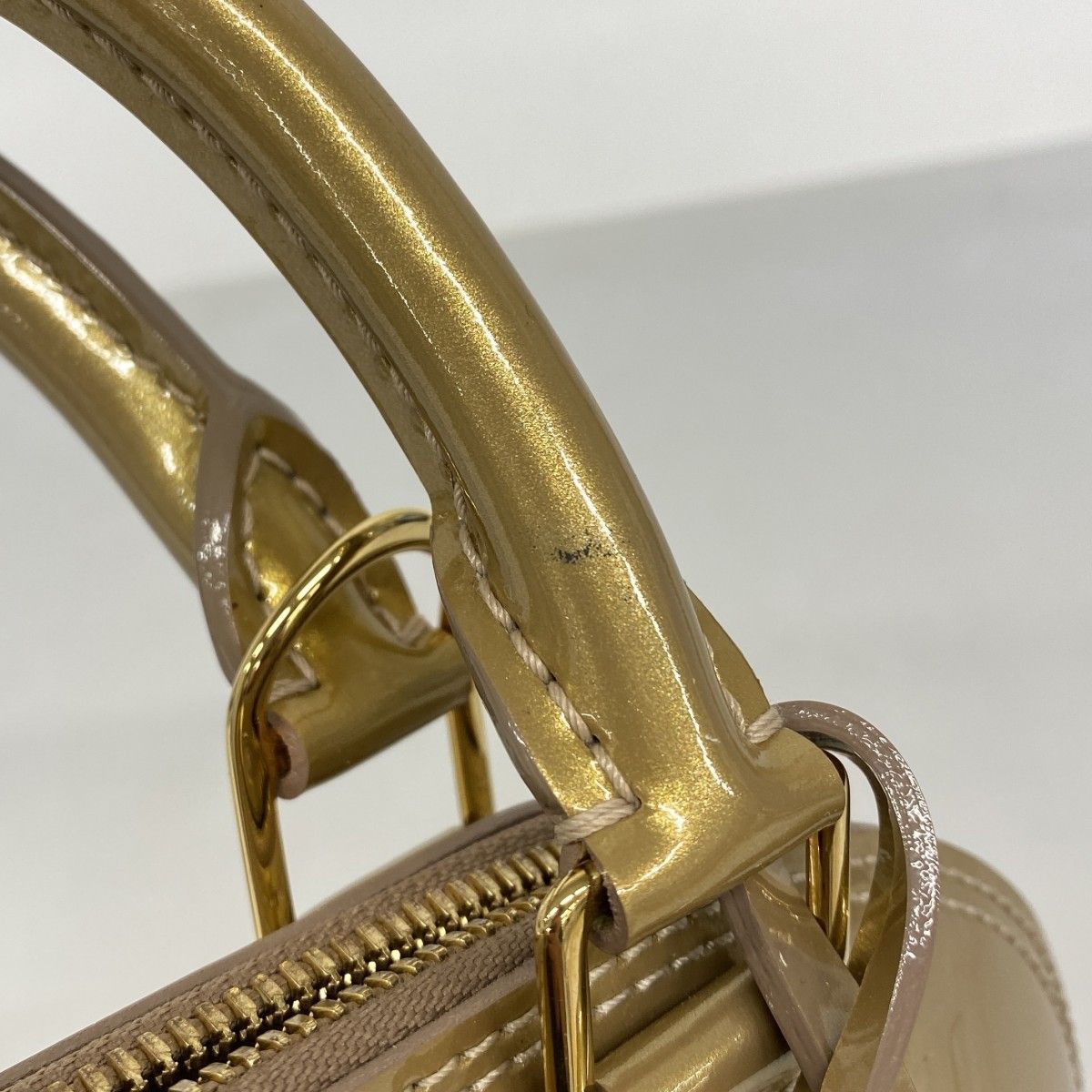 Louis Vuitton Handbag Vernis Alma BB Beige Poudre 2-Way — view 7