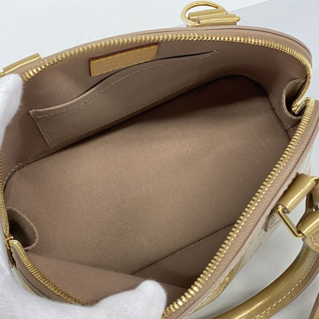 Louis Vuitton Handbag Vernis Alma BB Beige Poudre 2-Way — view 4