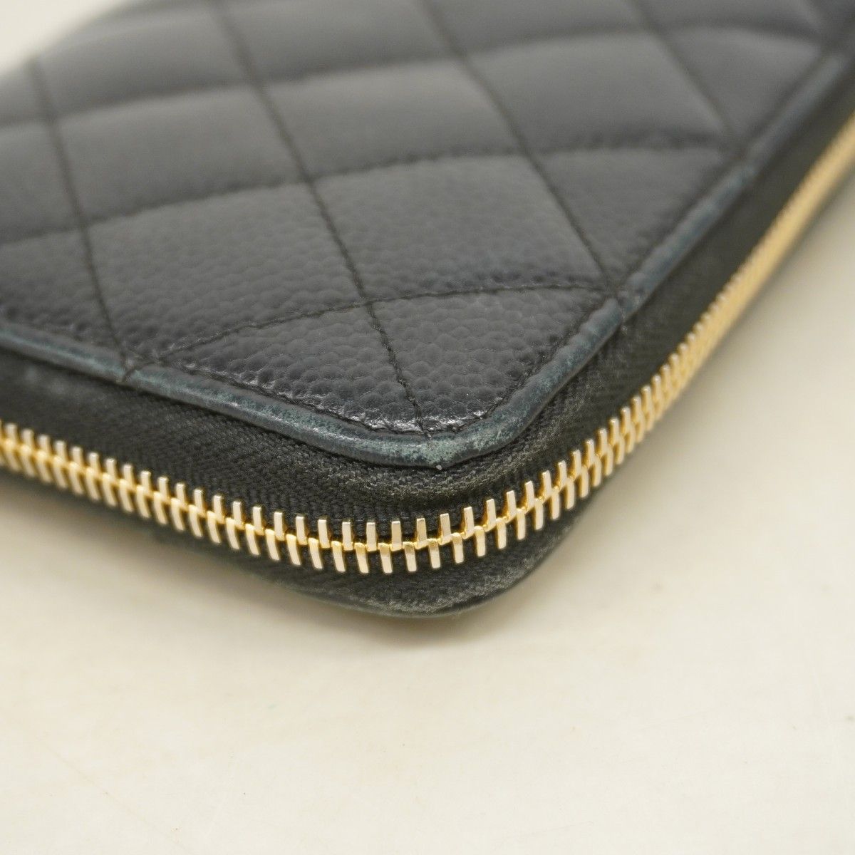 Chanel Wallet Quilted Caviar Leather Black Gold — view 7
