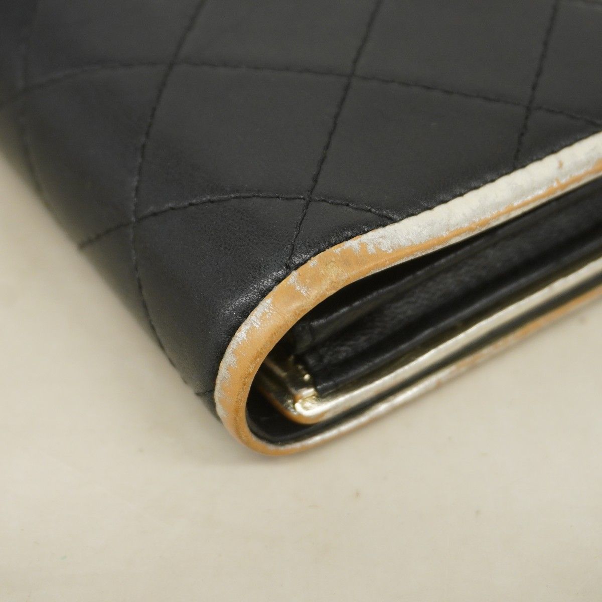 Chanel Wallet Quilted Lambskin Black Gold — view 5