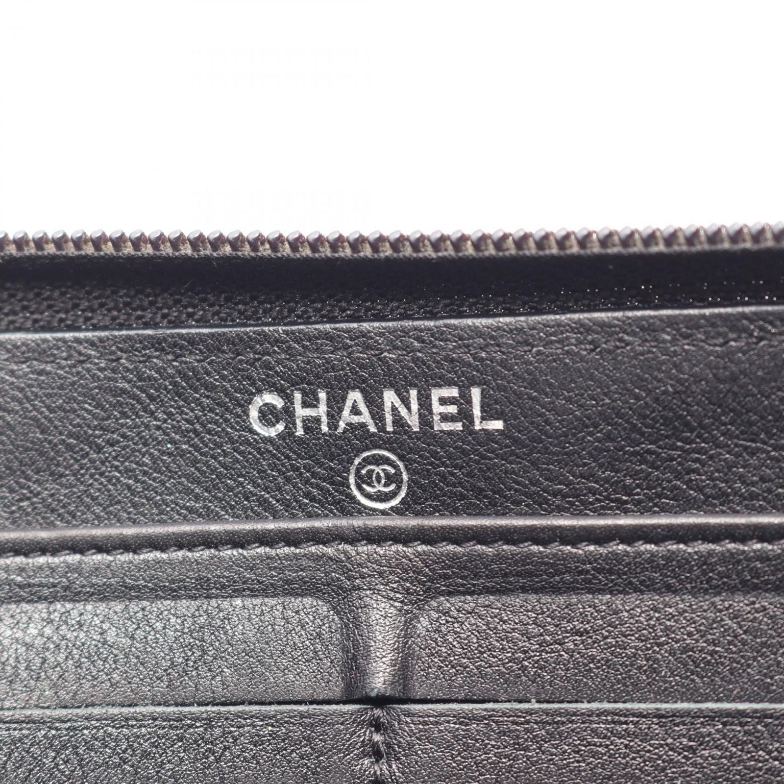 Chanel Round Wallet CC Logo Black Calf CC — view 4