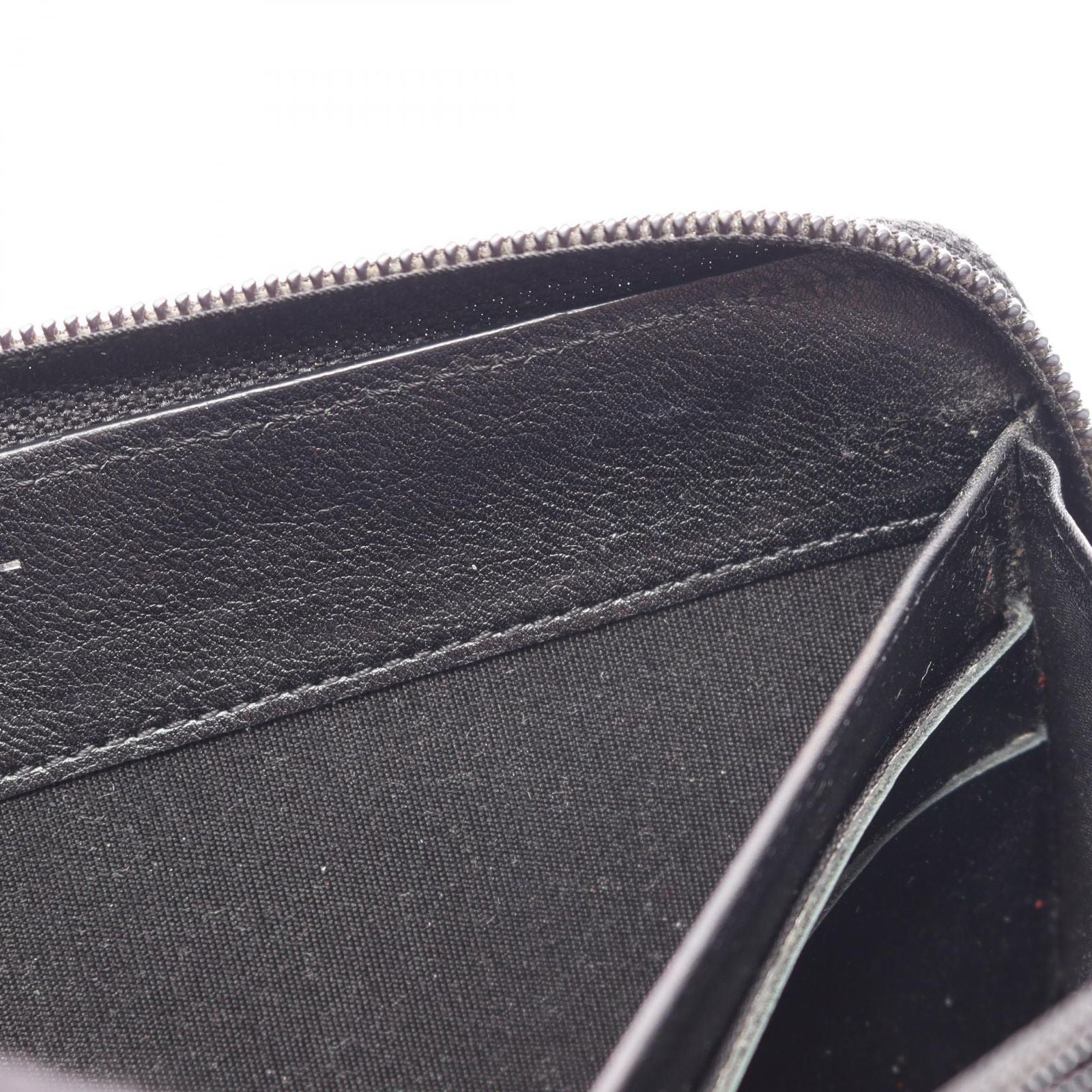 Chanel Round Wallet CC Logo Black Calf CC — view 6