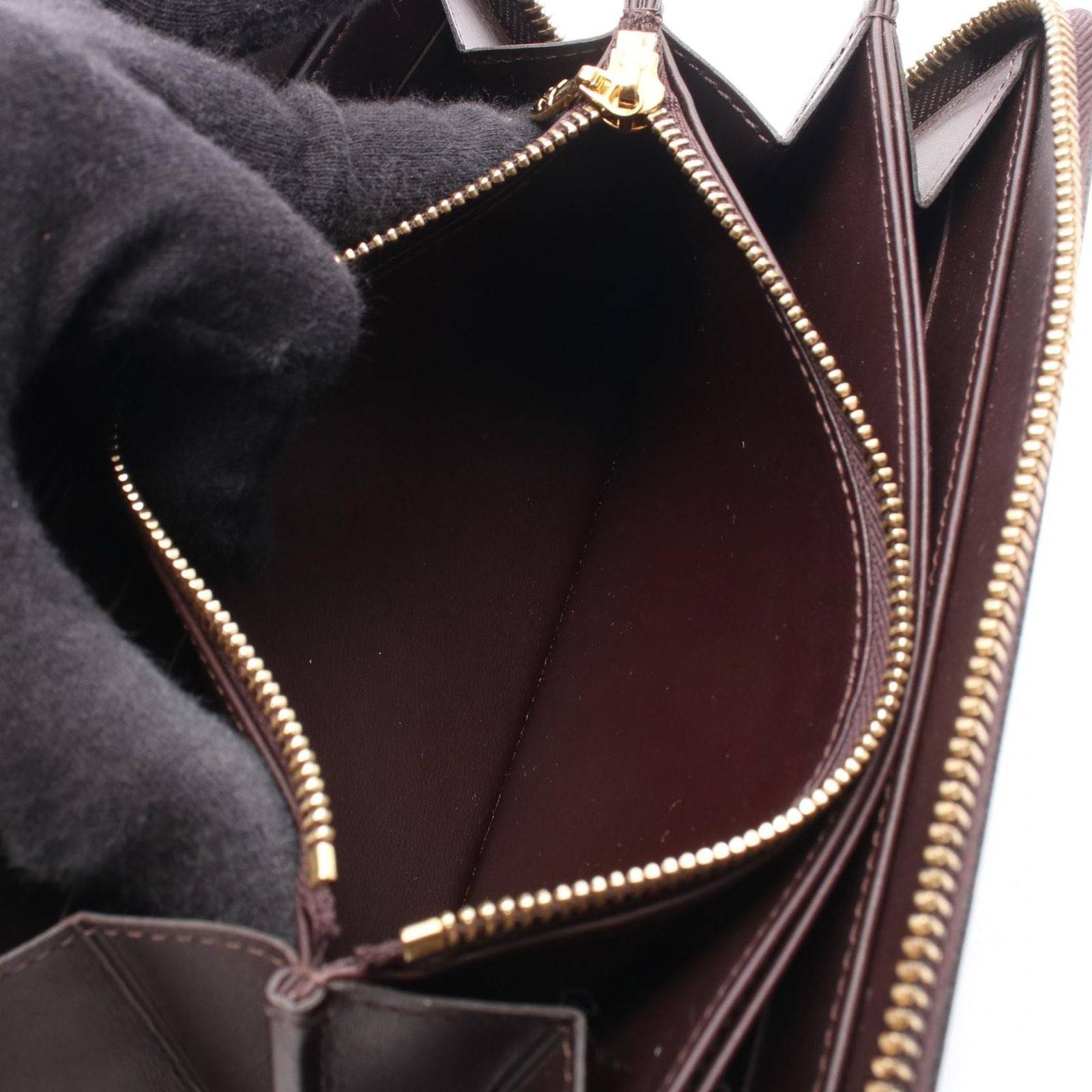 Louis Vuitton Round Wallet Zippy Amarante Leather — view 4