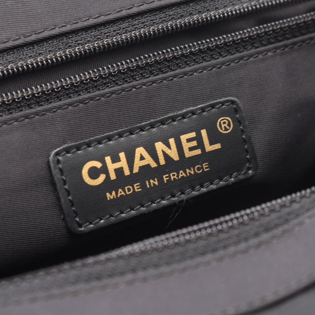 Chanel Tote New Travel Line PM Black Leather New PM — view 4