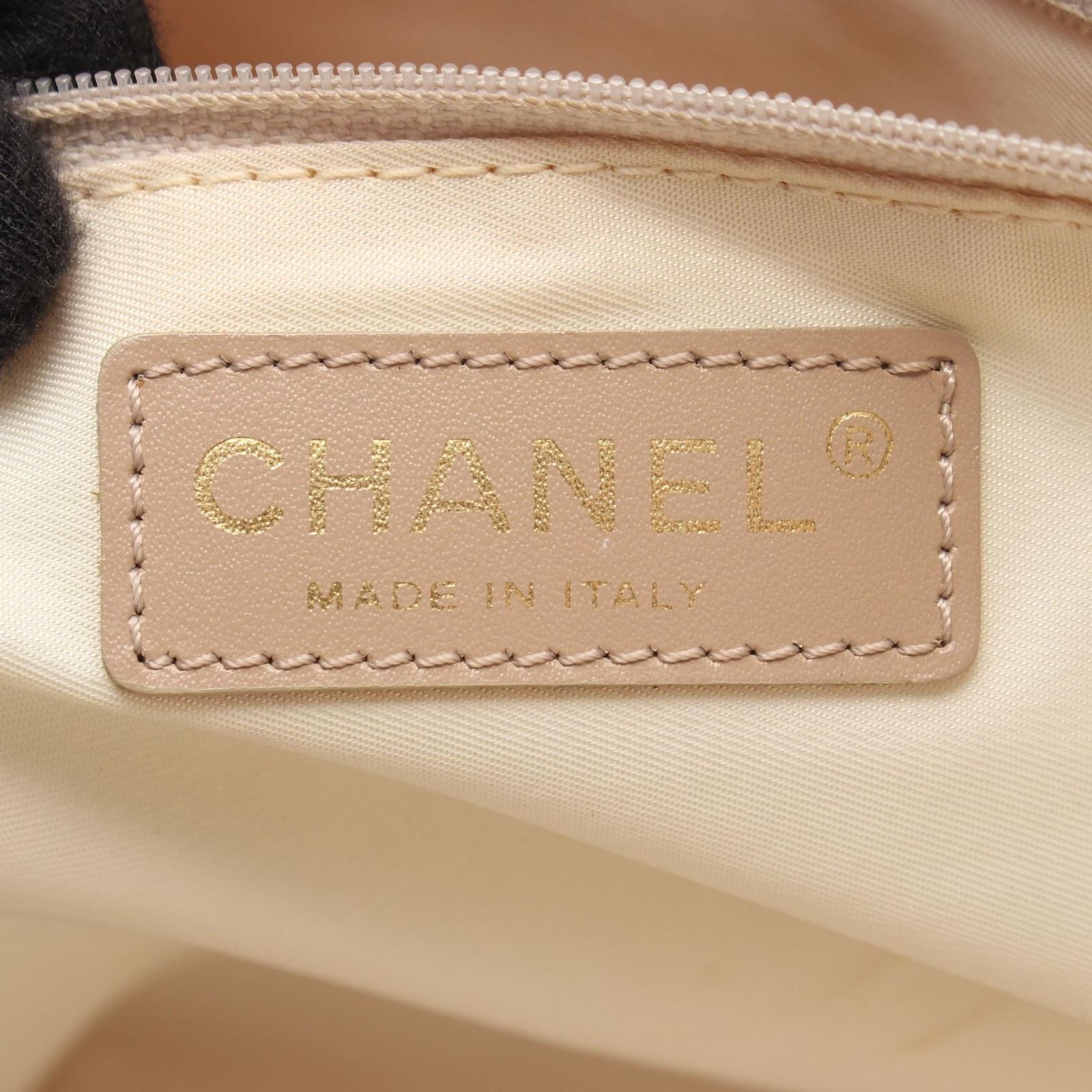 Chanel Tote New Travel Line Beige Leather — view 4