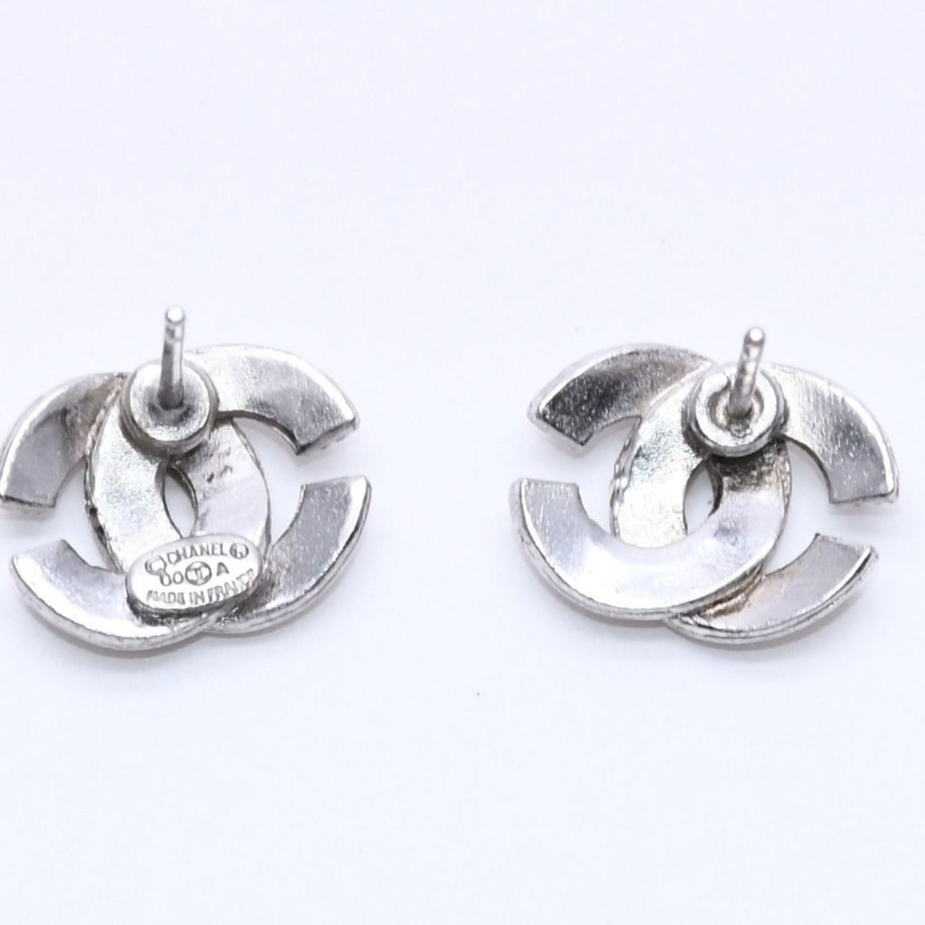 Chanel CC Logo Earrings 00 Metal Silver — view 6