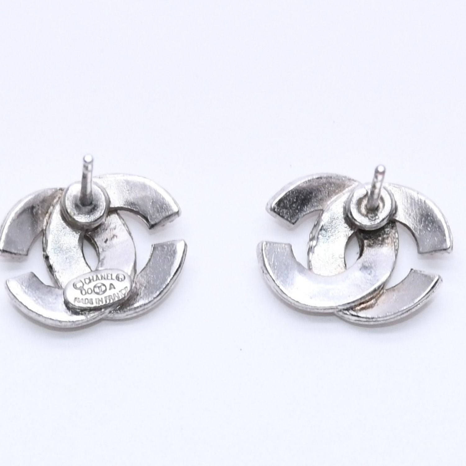 Chanel CC Logo Earrings 00 Metal Silver — view 6