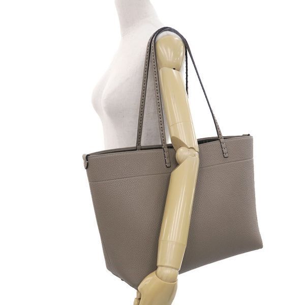 Fendi Roll Tote Selleria Beige — view 9