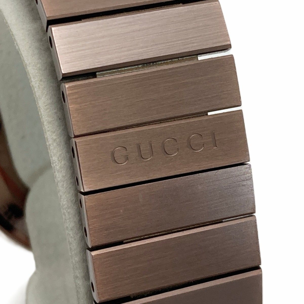 Gucci Interlocking 133.3 Gray Quartz Watch Box Instruction Manual — view 5