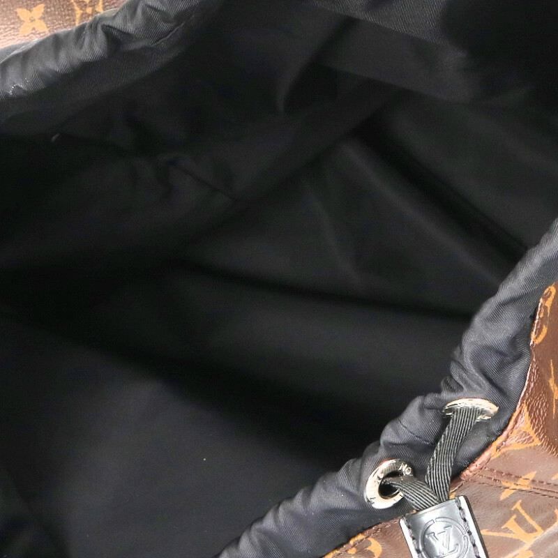 Louis Vuitton Fragment Tote — view 3