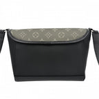 Louis Vuitton Shoulder Bag Pulse Messenger Crossbody Monogram Canvas Khaki — view 2
