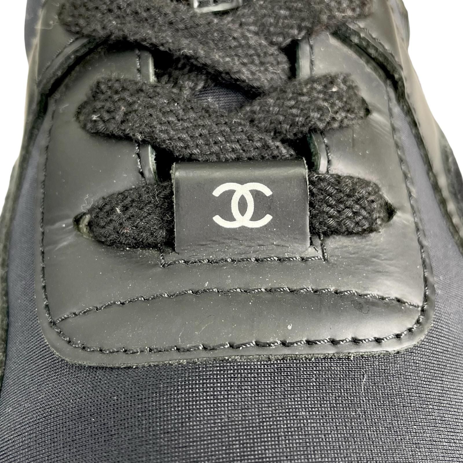Chanel Suede Leather with CC Logo Low Cut Sneakers Black — view 8