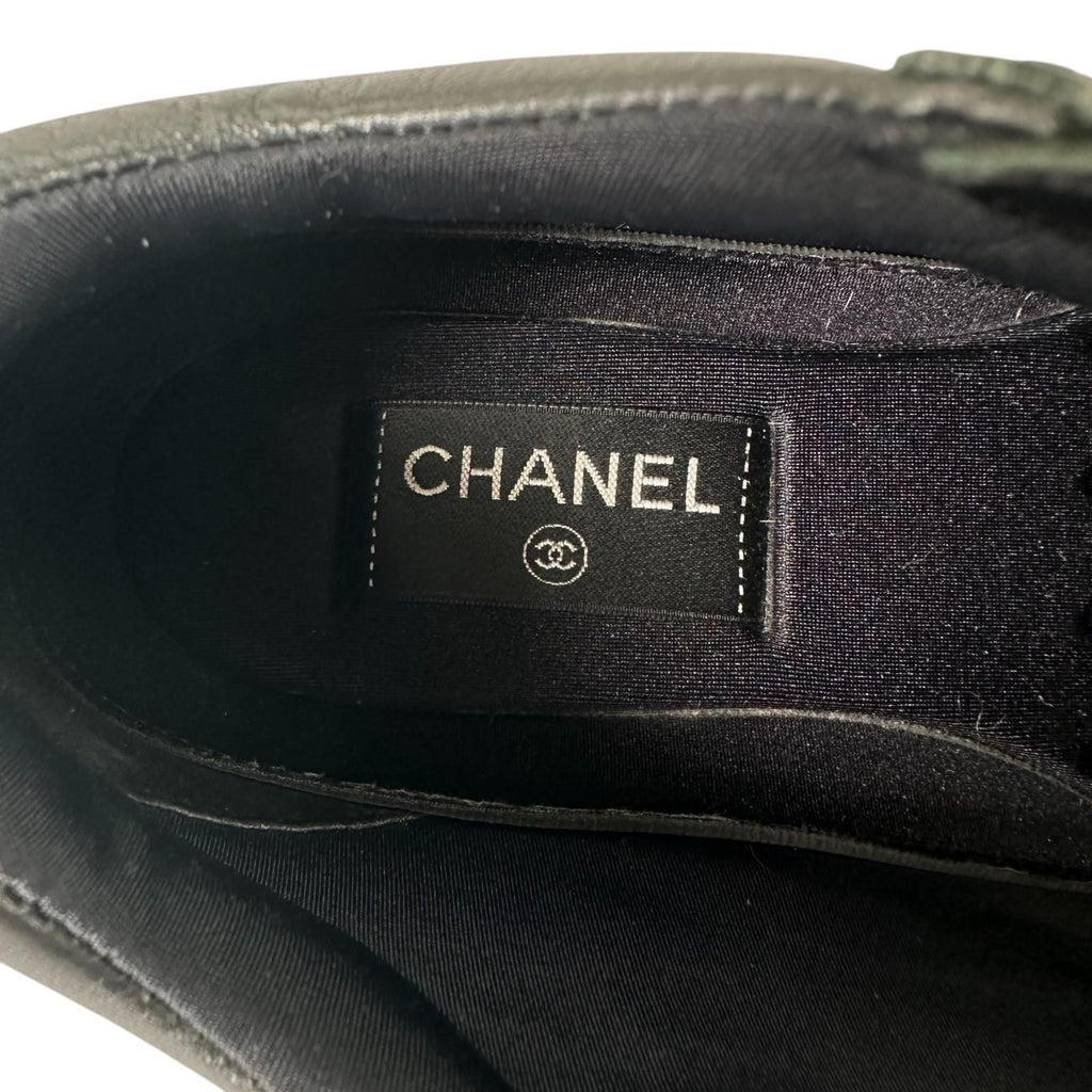 Chanel Suede Leather with CC Logo Low Cut Sneakers Black — view 9
