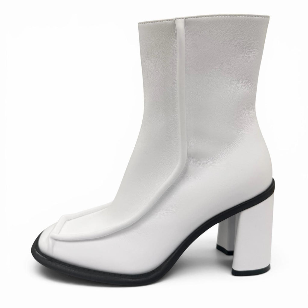 Louis Vuitton Line Leather Ankle Boots White — view 5