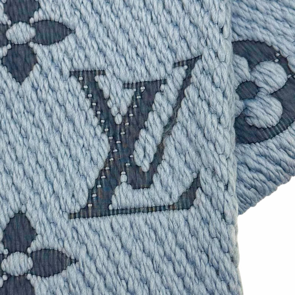 Louis Vuitton Echarpe Logo Mania Wool Silk Blend LV with Fringe Scarf Light Blue — view 5