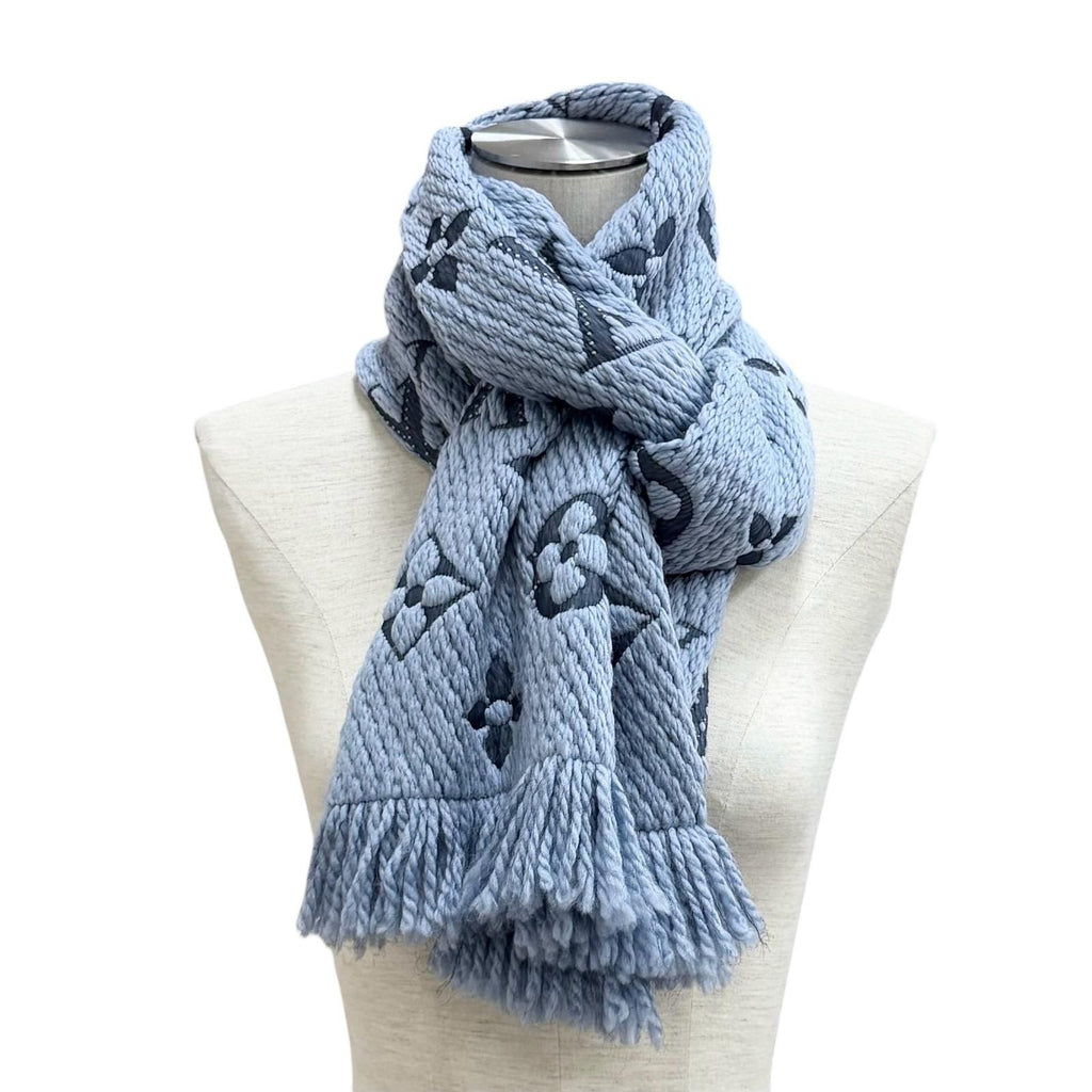 Louis Vuitton Echarpe Logo Mania Wool Silk Blend LV with Fringe Scarf Light Blue — view 3