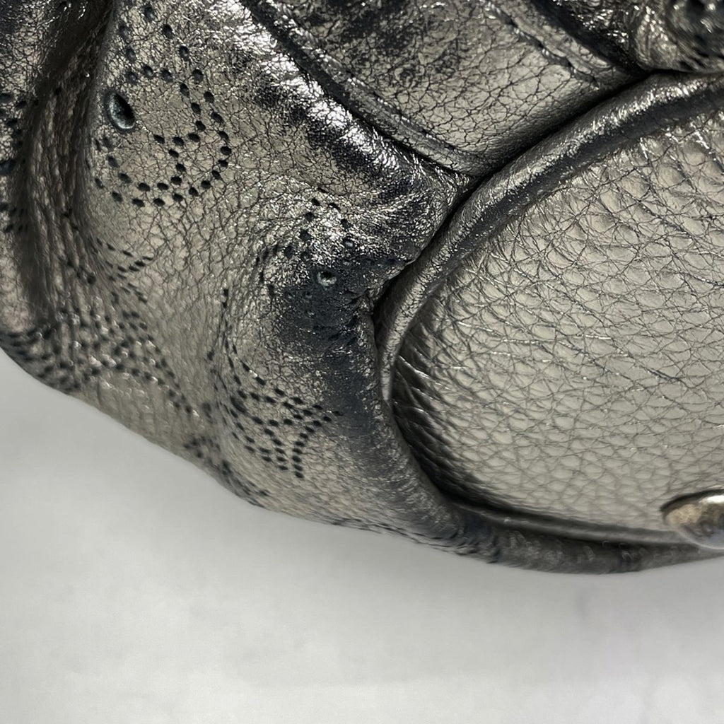 Louis Vuitton Solar PM Shoulder Bag Monogram Mahina Silver — view 3